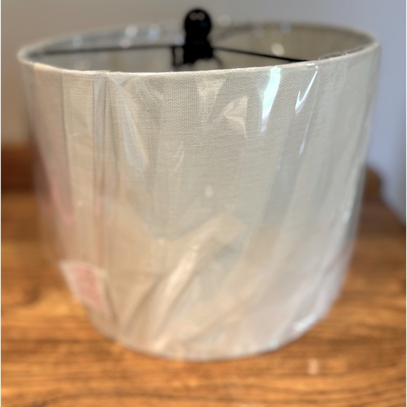 NWT Linen Lamp Shade - Picture 2 of 3